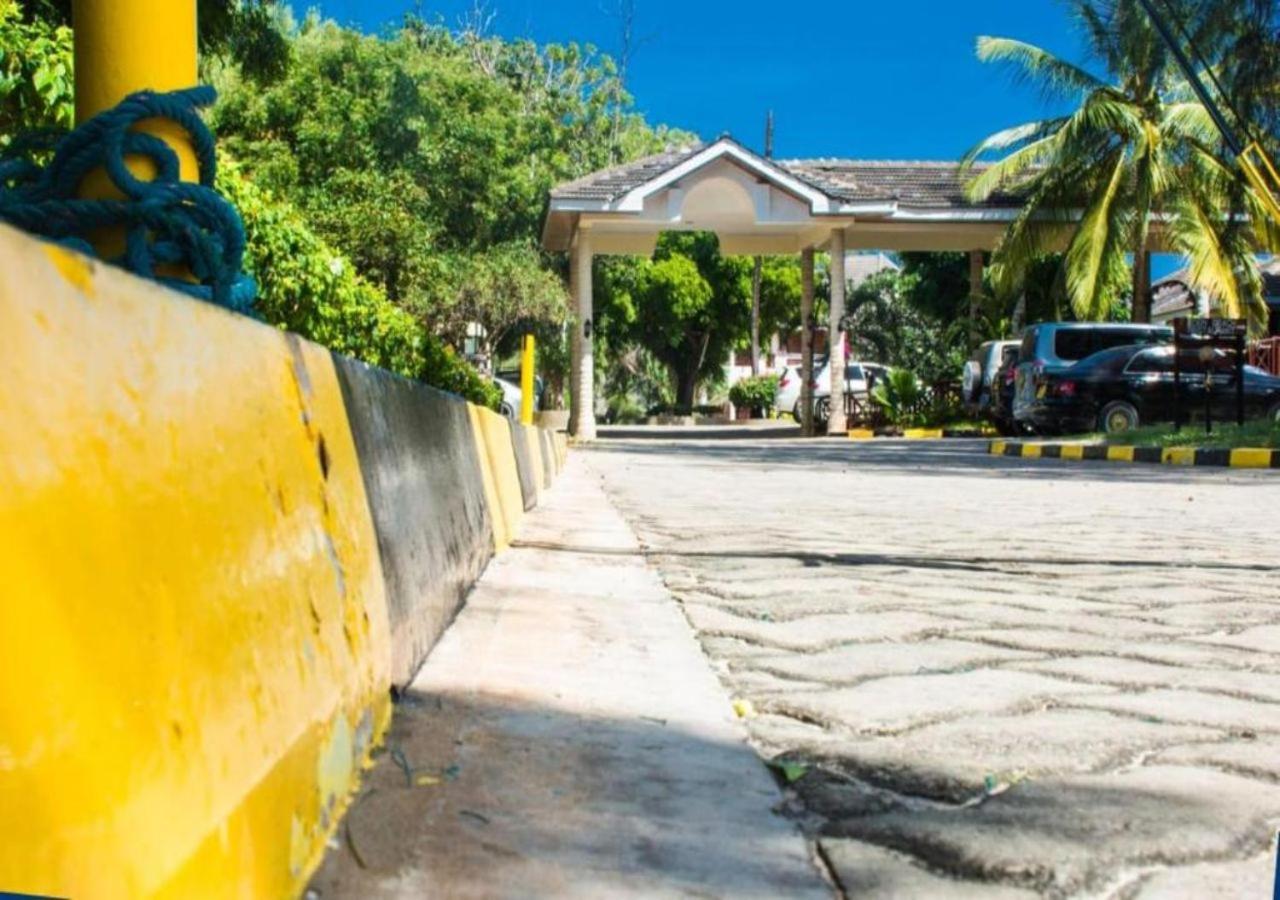 Watamu Adventist Beach Resort 외부 사진